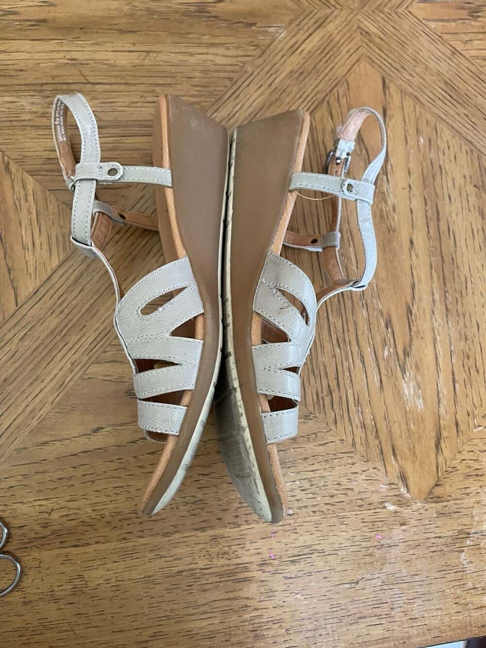 Bare Traps Messina Comfort Wedge Sandals Taupe Strappy Ankle Strap 8M - Picture 7 of 9